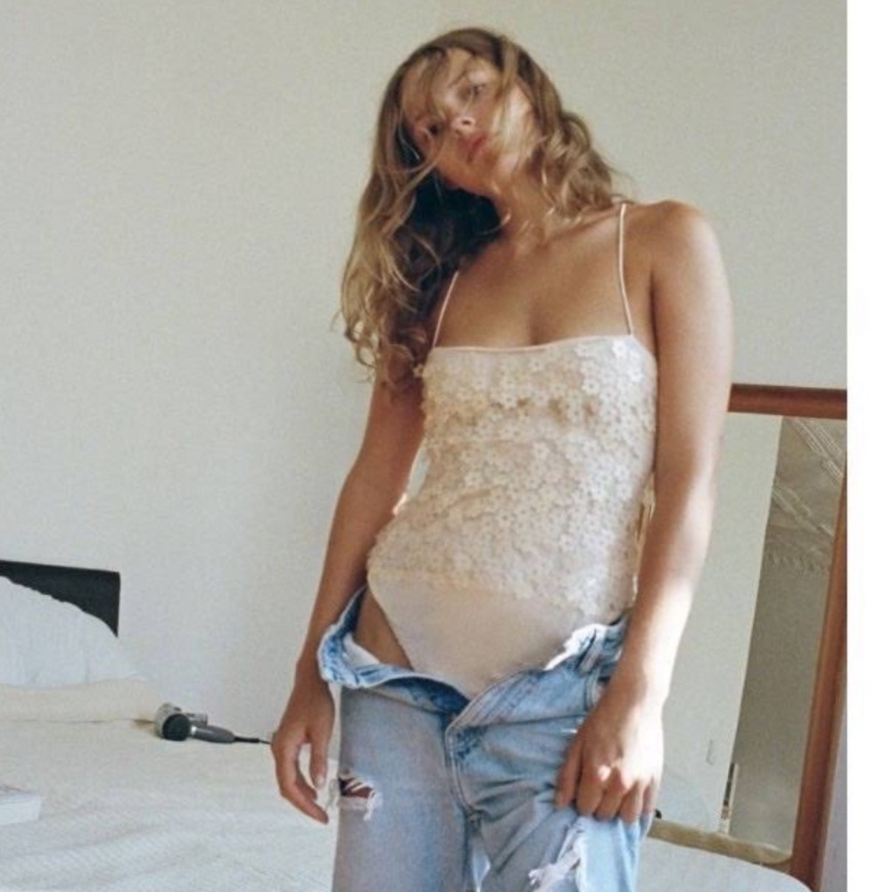 Zara daisy appliqué bodysuit